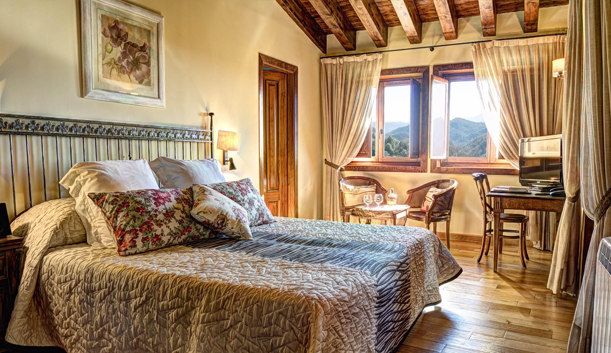 Hotel Restaurante El Ventos Sant Felíu de Pallarols Kültér fotó