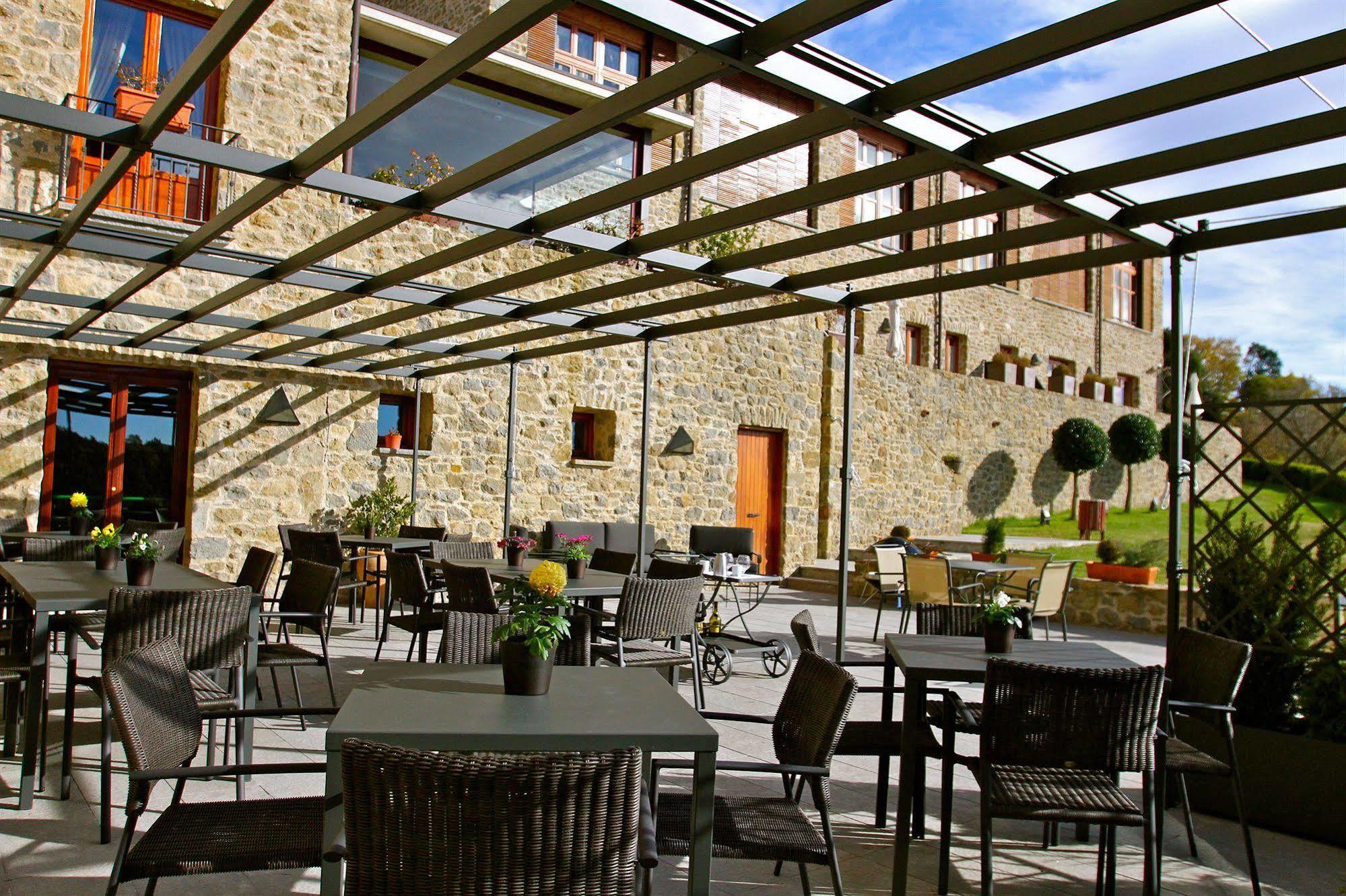 Hotel Restaurante El Ventos Sant Felíu de Pallarols Kültér fotó