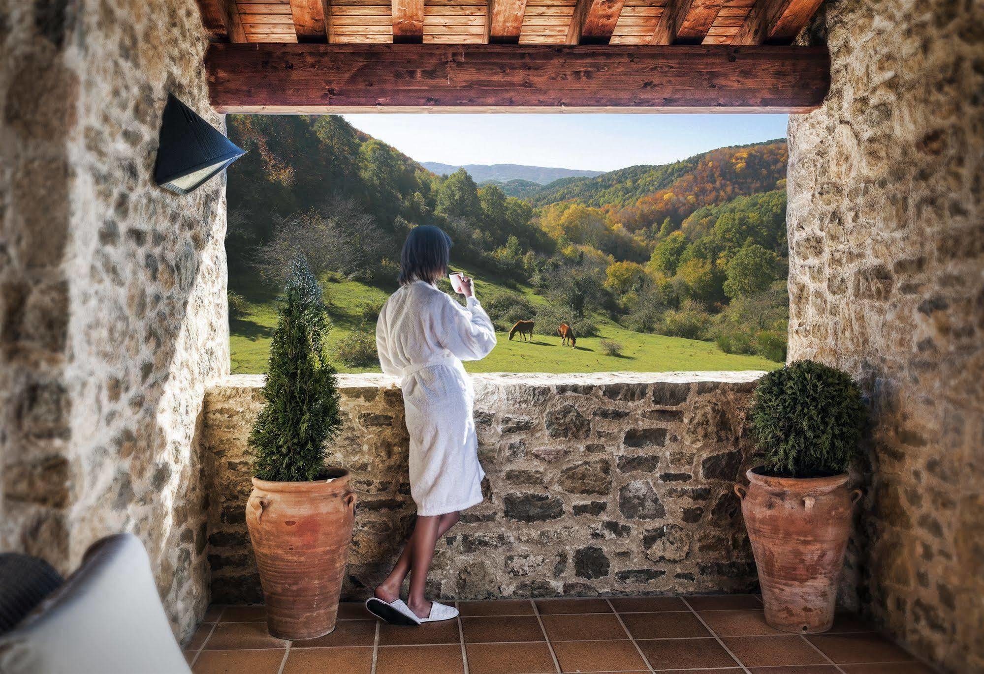 Hotel Restaurante El Ventos Sant Felíu de Pallarols Kültér fotó