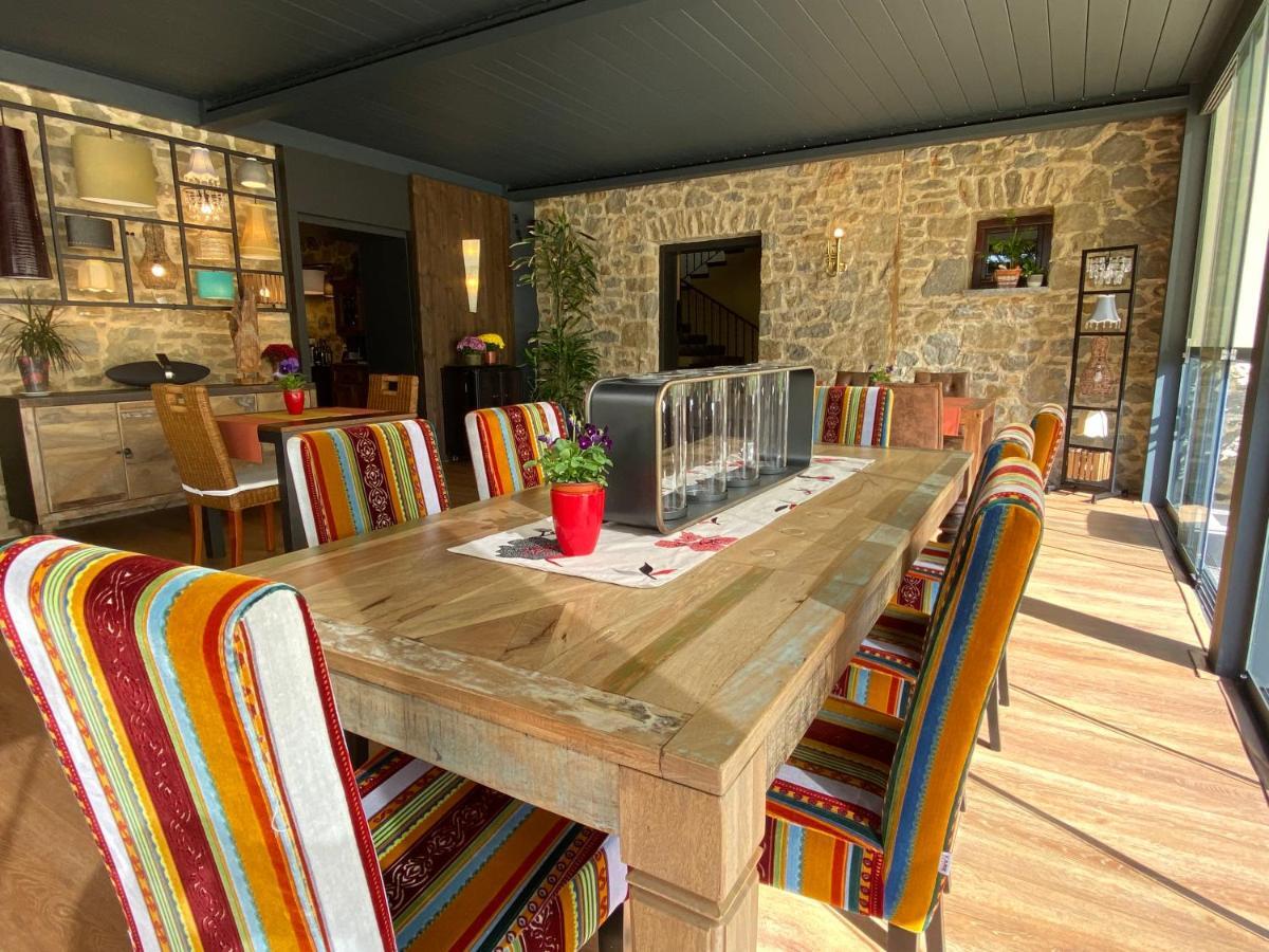 Hotel Restaurante El Ventos Sant Felíu de Pallarols Kültér fotó