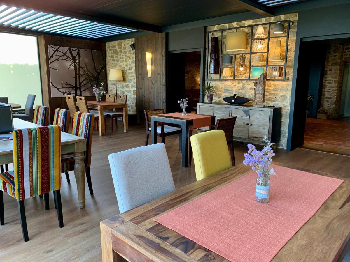 Hotel Restaurante El Ventos Sant Felíu de Pallarols Kültér fotó