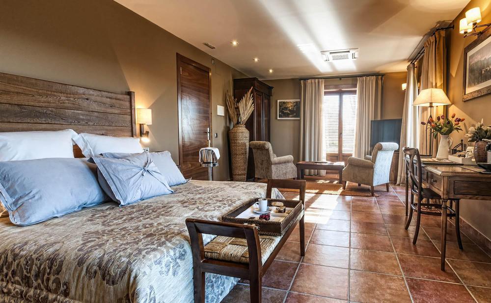 Hotel Restaurante El Ventos Sant Felíu de Pallarols Kültér fotó